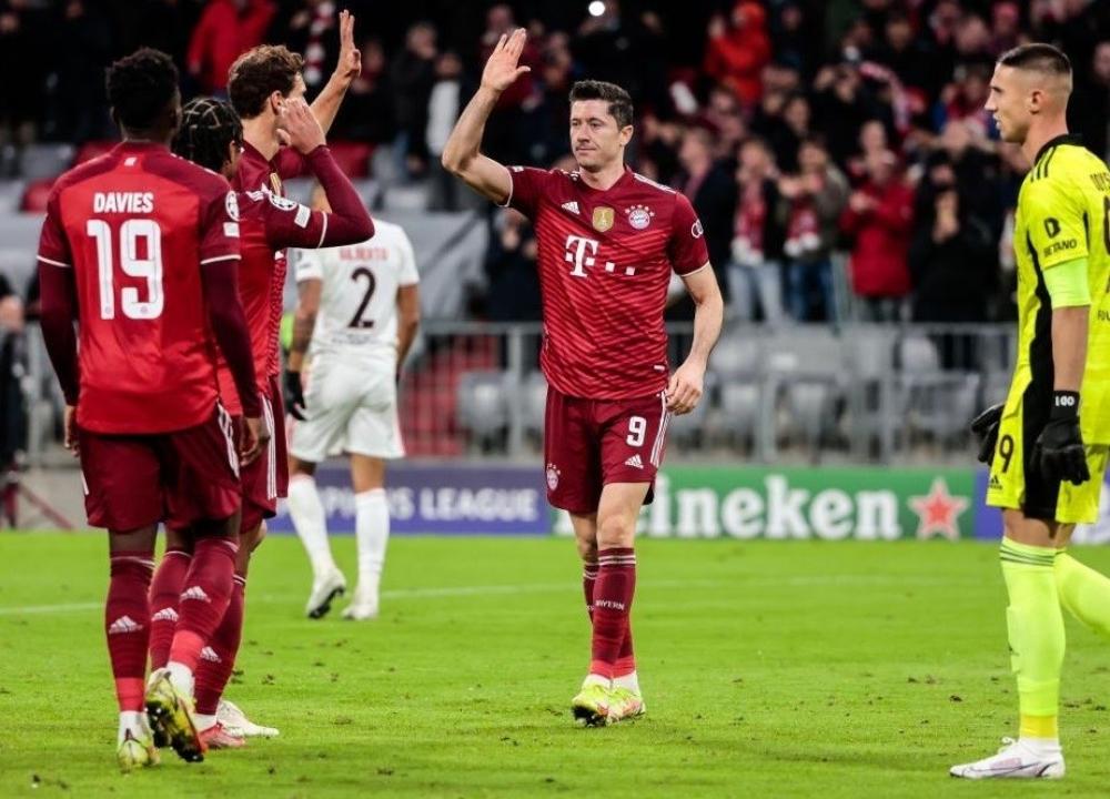 The Weekend Leader - UEFA Champions League: Bayern see off Benfica to progress into knockout stage